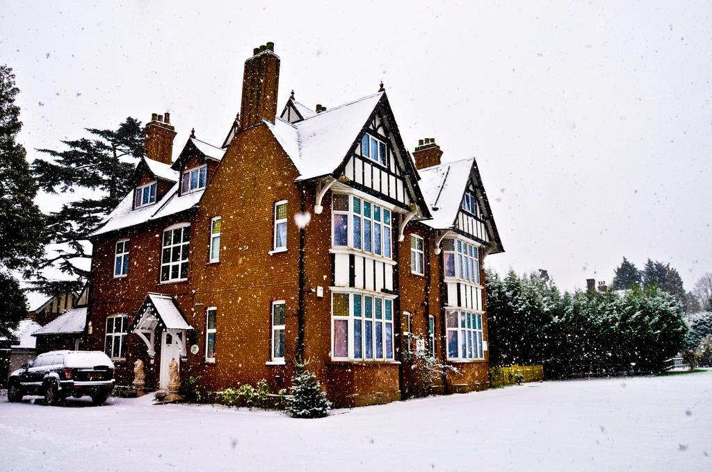 Gatwick Inn Horley Exterior foto
