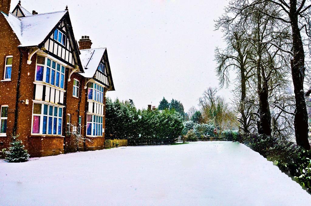 Gatwick Inn Horley Exterior foto