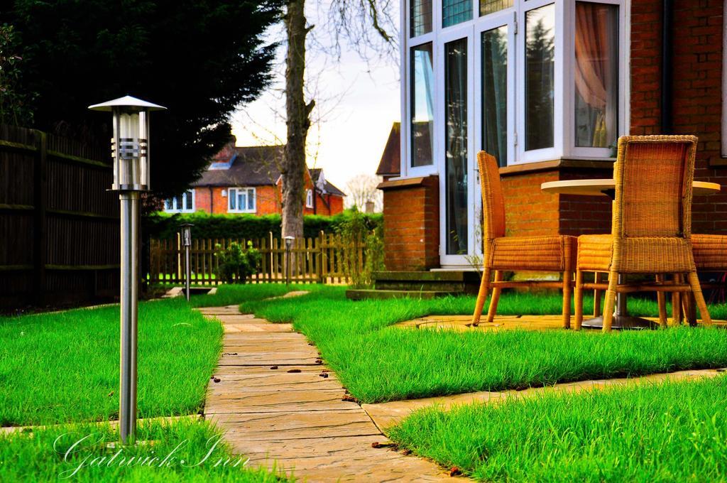 Gatwick Inn Horley Exterior foto