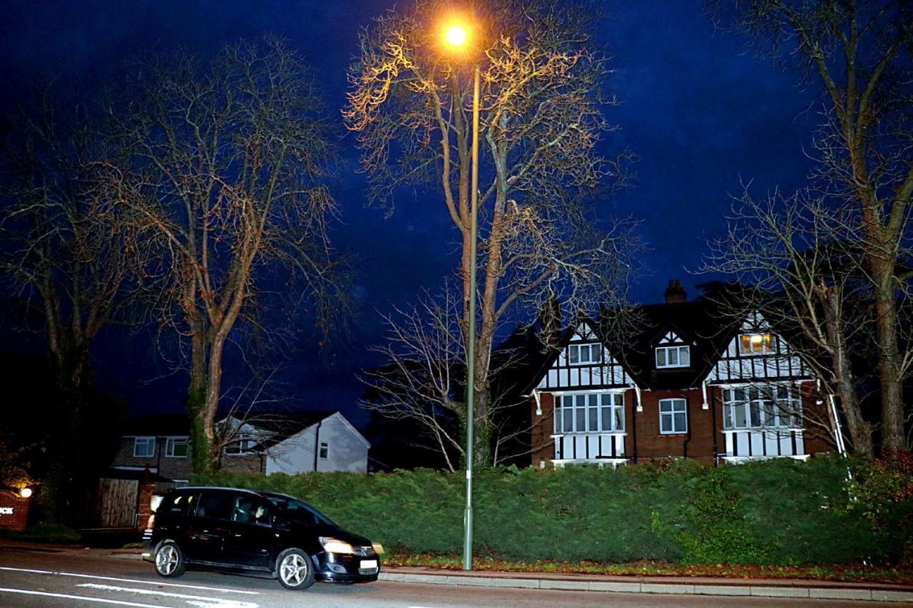 Gatwick Inn Horley Exterior foto
